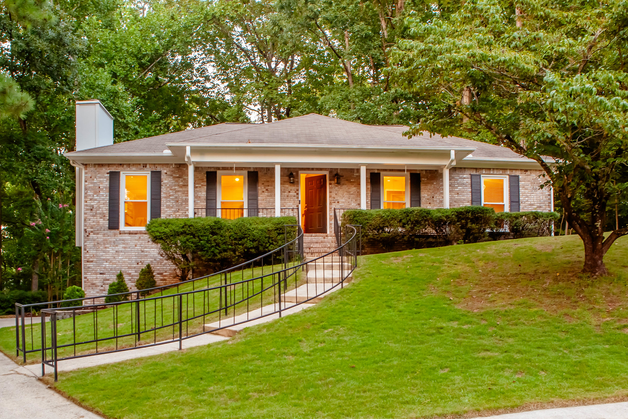 3216 Cahaba Brook Circle, VESTAVIA HILLS